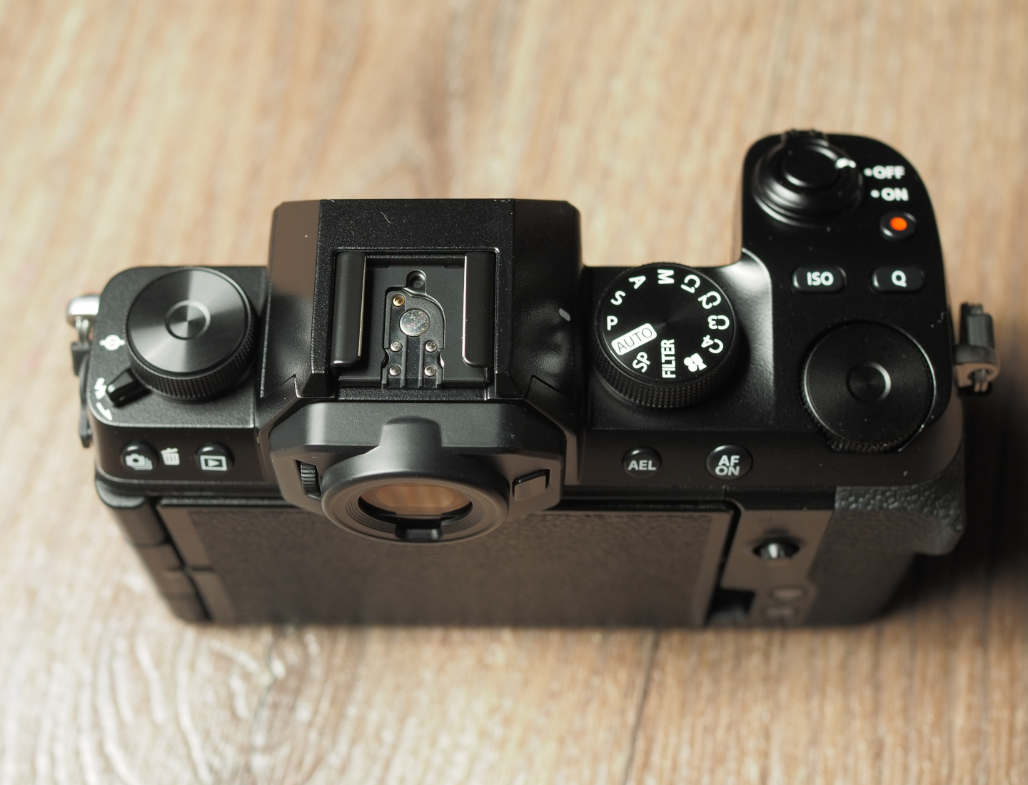 Обзор от покупателя на Цифровой фотоаппарат FujiFilm X-S10 Kit