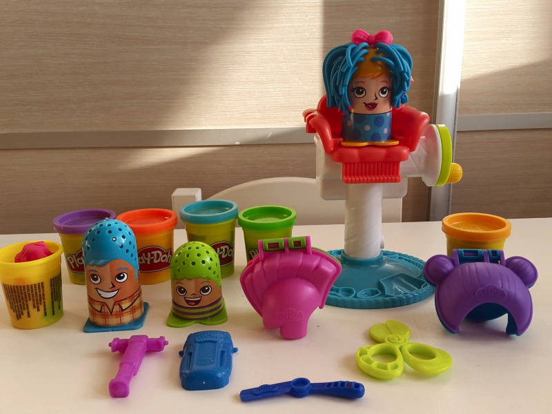 Набор play-doh сумасшедшие прически b1155 игровой набор сумасшедшие прически