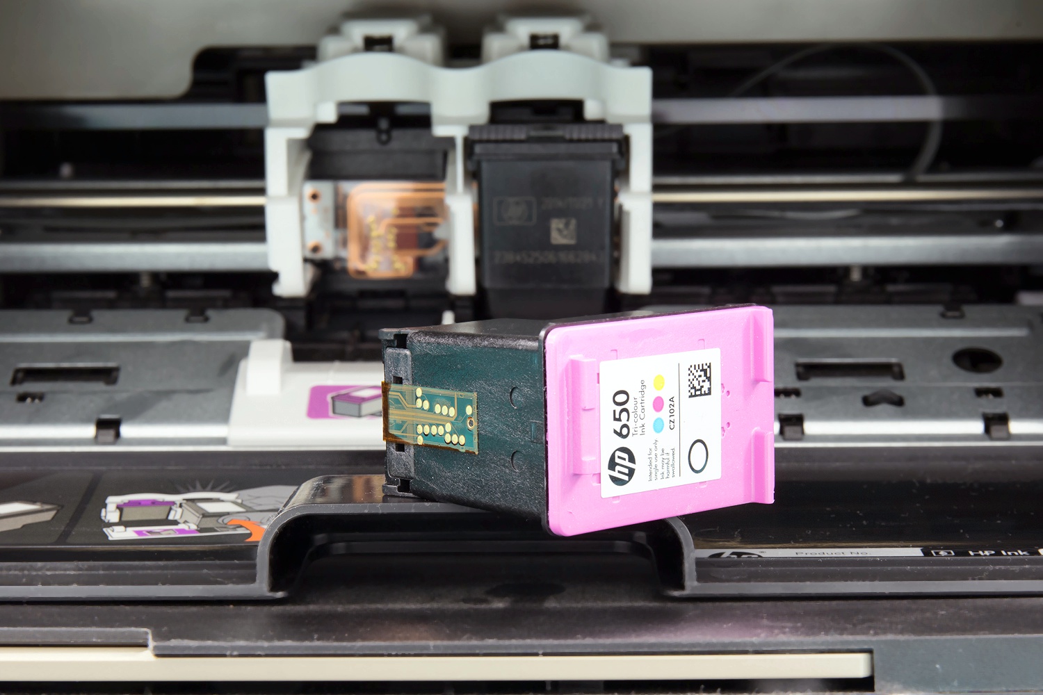 После заправки картриджи canon не печатают. Картридж для принтера НР Ink 650.
