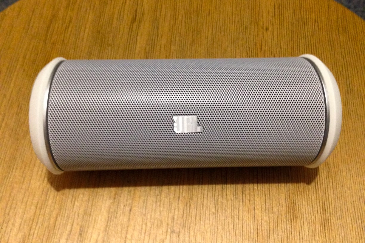 Jbl flip hot sale 2 white