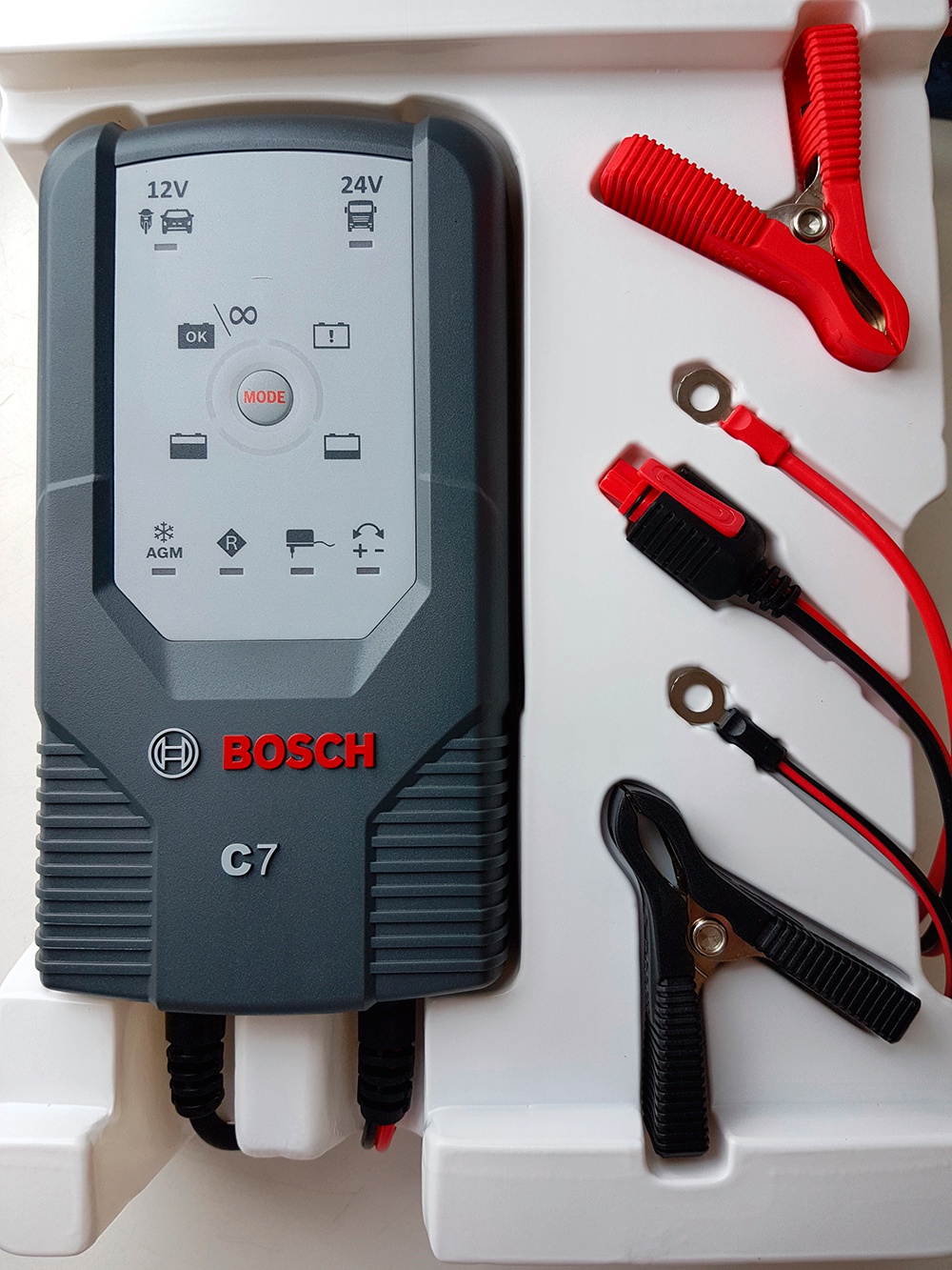 Автомобильные зарядные устройства bosch