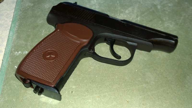 Обзор на Пневматический пистолет МР-654К-20 (пневматический пистолет Макарова, коричневая рукоятка) - изображение 9