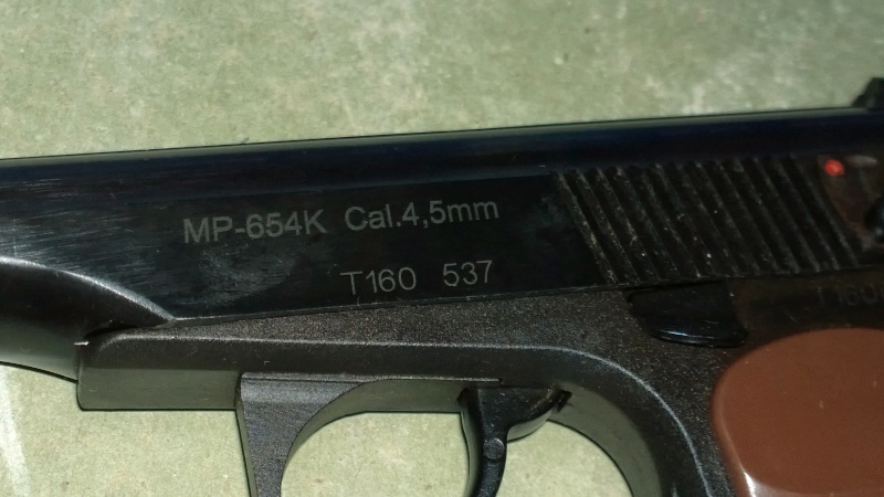 Обзор на Пневматический пистолет МР-654К-20 (пневматический пистолет Макарова, коричневая рукоятка) - изображение 8