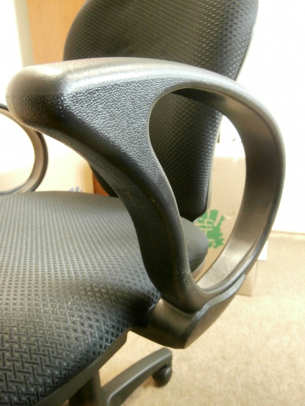 Обзор на Кресло офисное БЮРОКРАТ CH-687AXSN/#B черный пластик, черная ткань - изображение 4