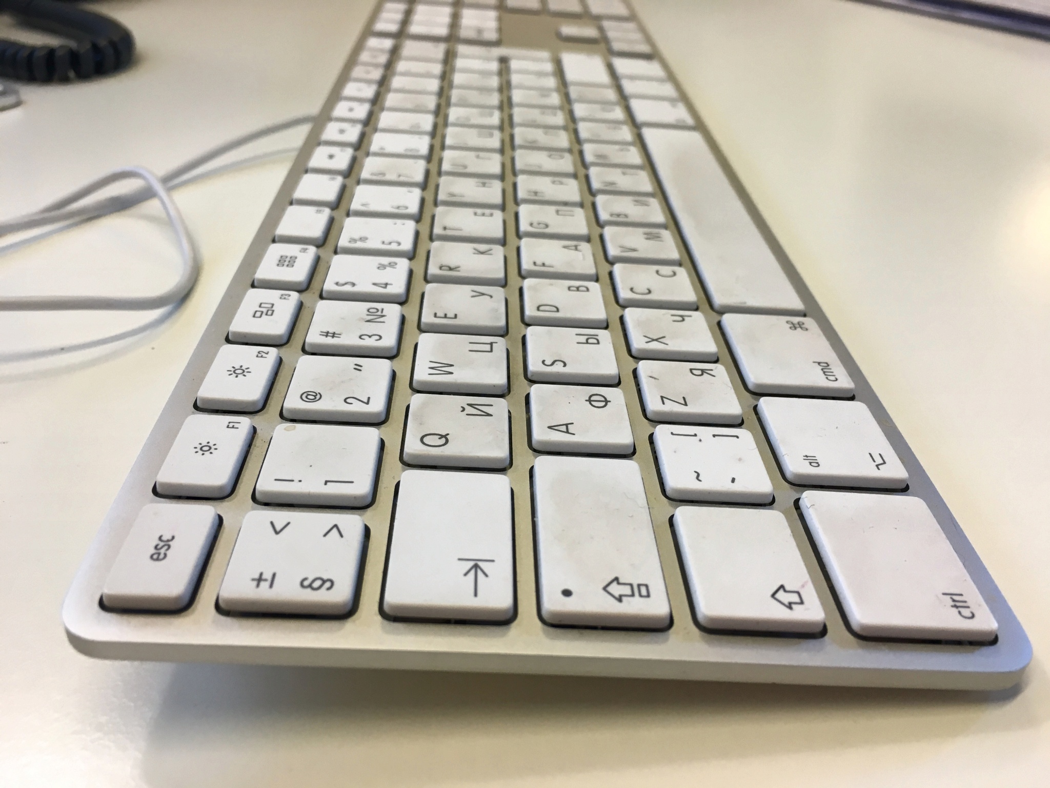 Квадратная клавиатура. Клавиатура Эппл проводная. Apple Keyboard 2003. Проводная клавиатура от эпелл. Клавиатура для Apple Keyboard 110.