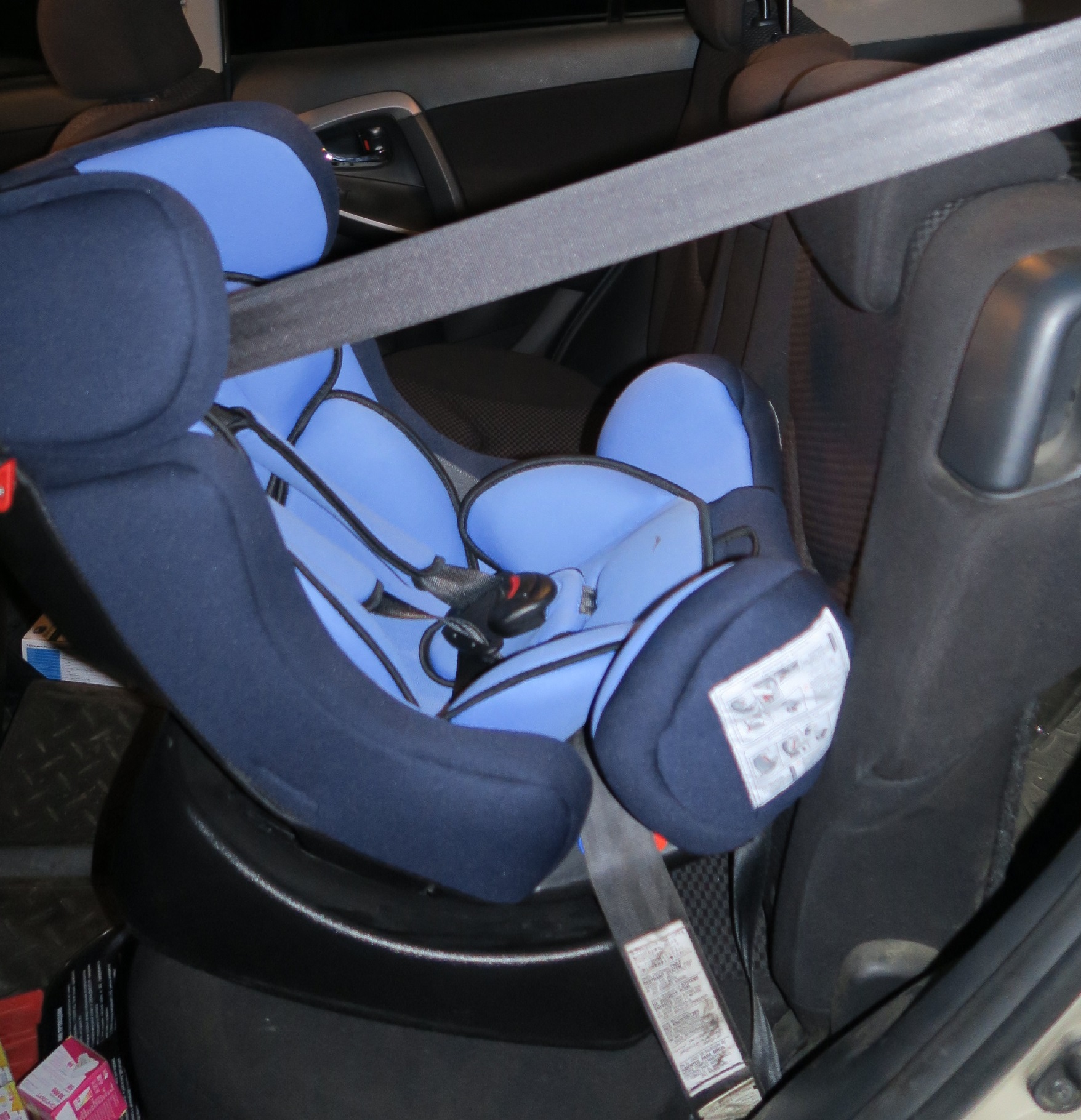 детское кресло автомобильное установка в авто