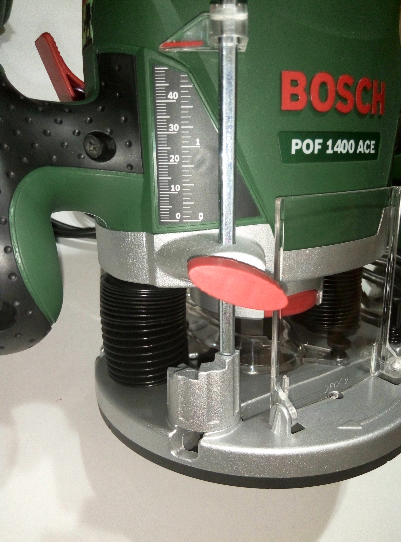 Bosch POF 1400 Ace + 6 фрез