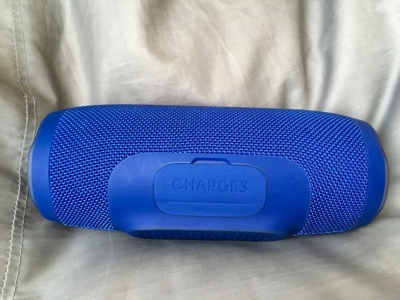 Колонки джбл оригинал. JBL charge 3 оригинал. JBL charge 3 красная с синим. JBL charge 3 не оригинал.