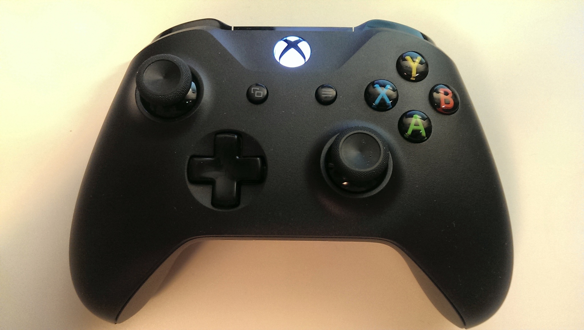 Обзор от покупателя на Геймпад беспроводной Microsoft Xbox One Wireless  Controller с разъемом 3,5 мм и Bluetooth, черный — интернет-магазин ОНЛАЙН  ТРЕЙД.РУ