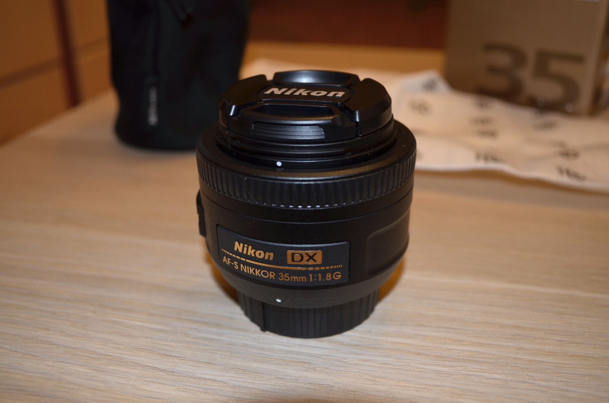 Бленда для объектива Nikon 35mm 1.8