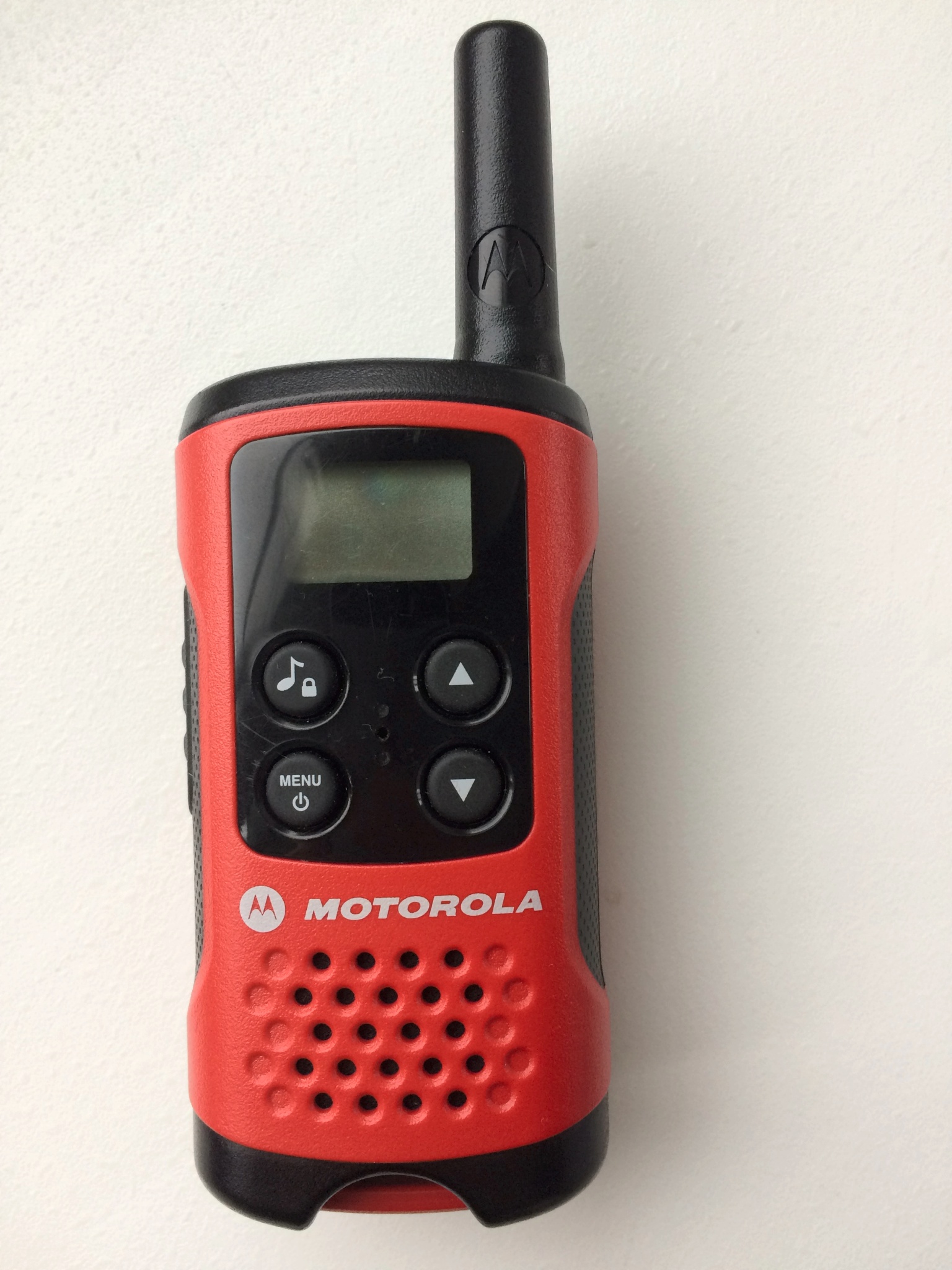 Моторола TLKR t40. Рация Motorola TLKR-t40. Motorola TLKR t40 красная. TLKR t40 Motorola частоты.