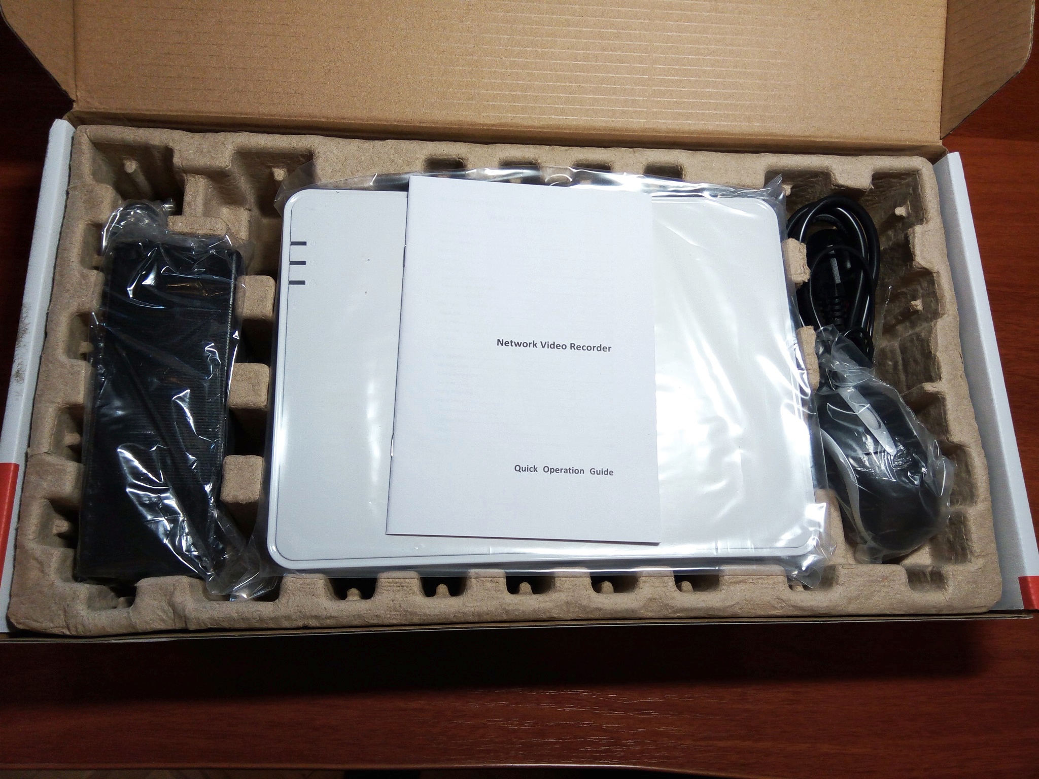 Обзор от покупателя на IP-видеорегистратор Hikvision HiWatch DS-N108P ...