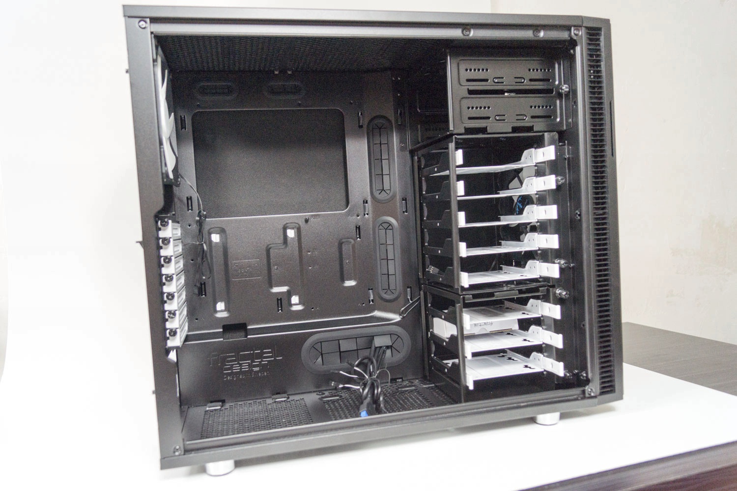 Define bit. Корпус Fractal define r5 Black FD-CA-Def-r5-BK. Fractal Design define r5 Review.