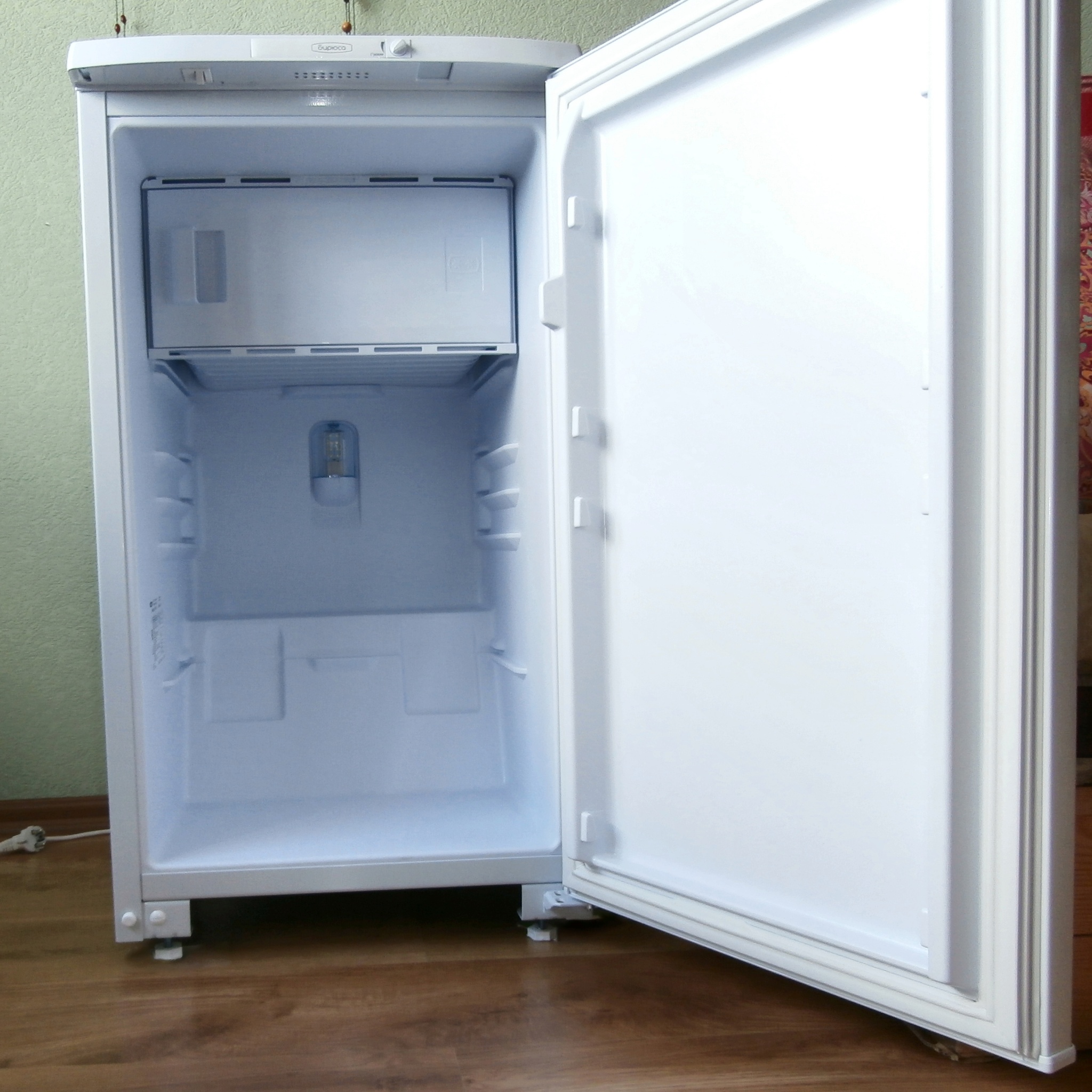 Бирюса 131 холодильник фото