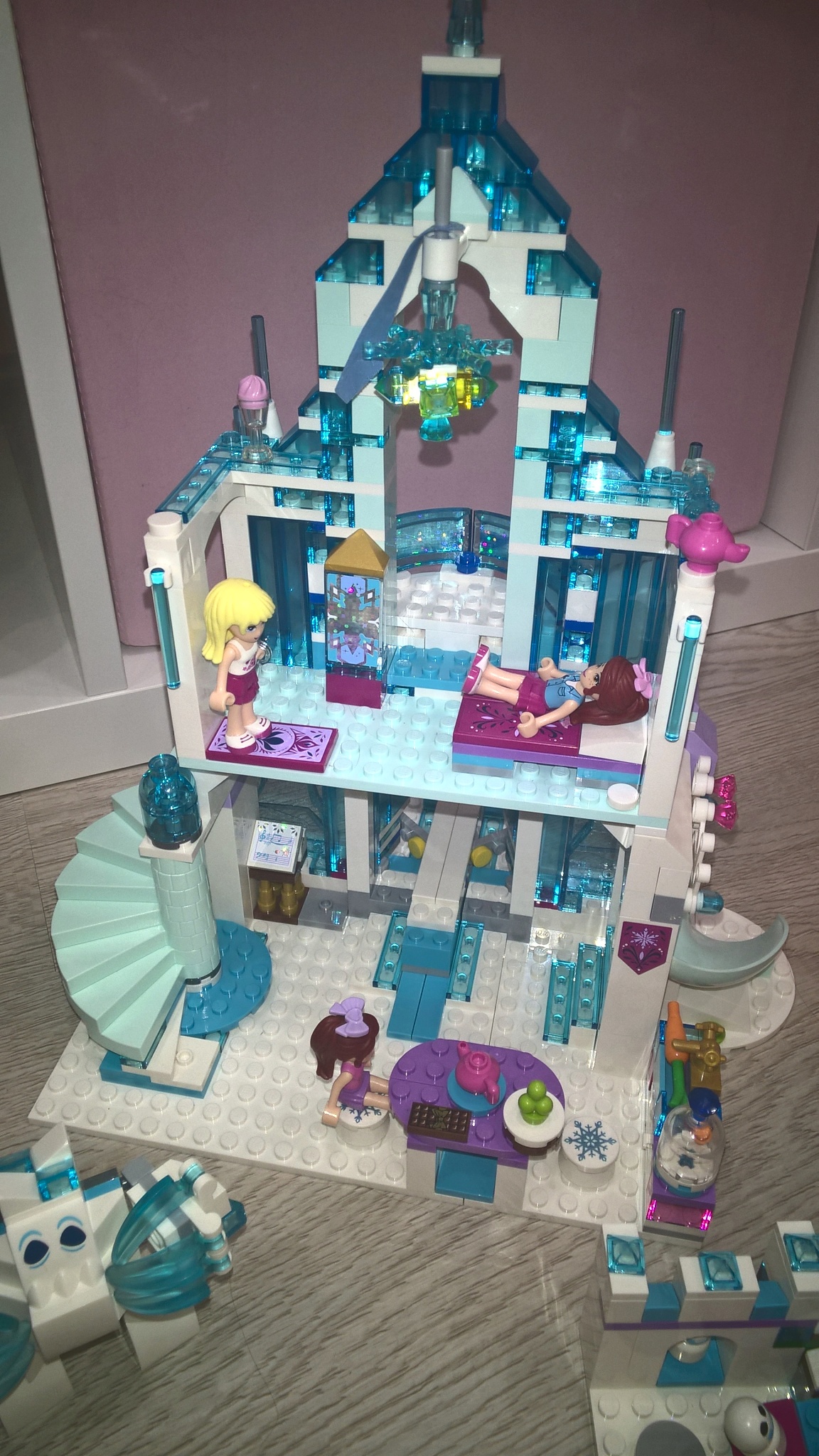 Обзор от покупателя на Конструктор LEGO® Disney Princess™ 41148 Волшебный  ледяной замок Эльзы — интернет-магазин ОНЛАЙН ТРЕЙД.РУ