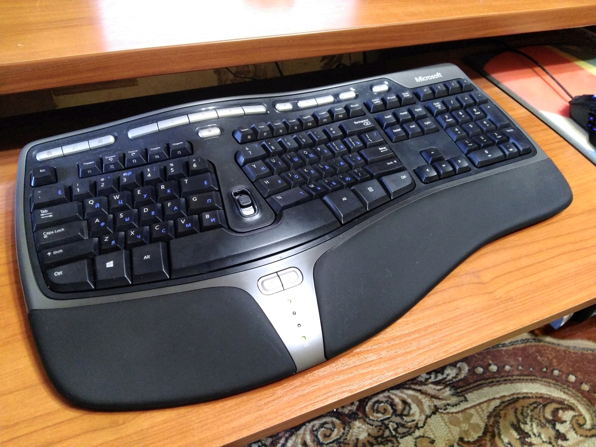Обзор на Клавиатура Microsoft Natural Ergonomic Keyboard 4000 USB (B2M-0002...