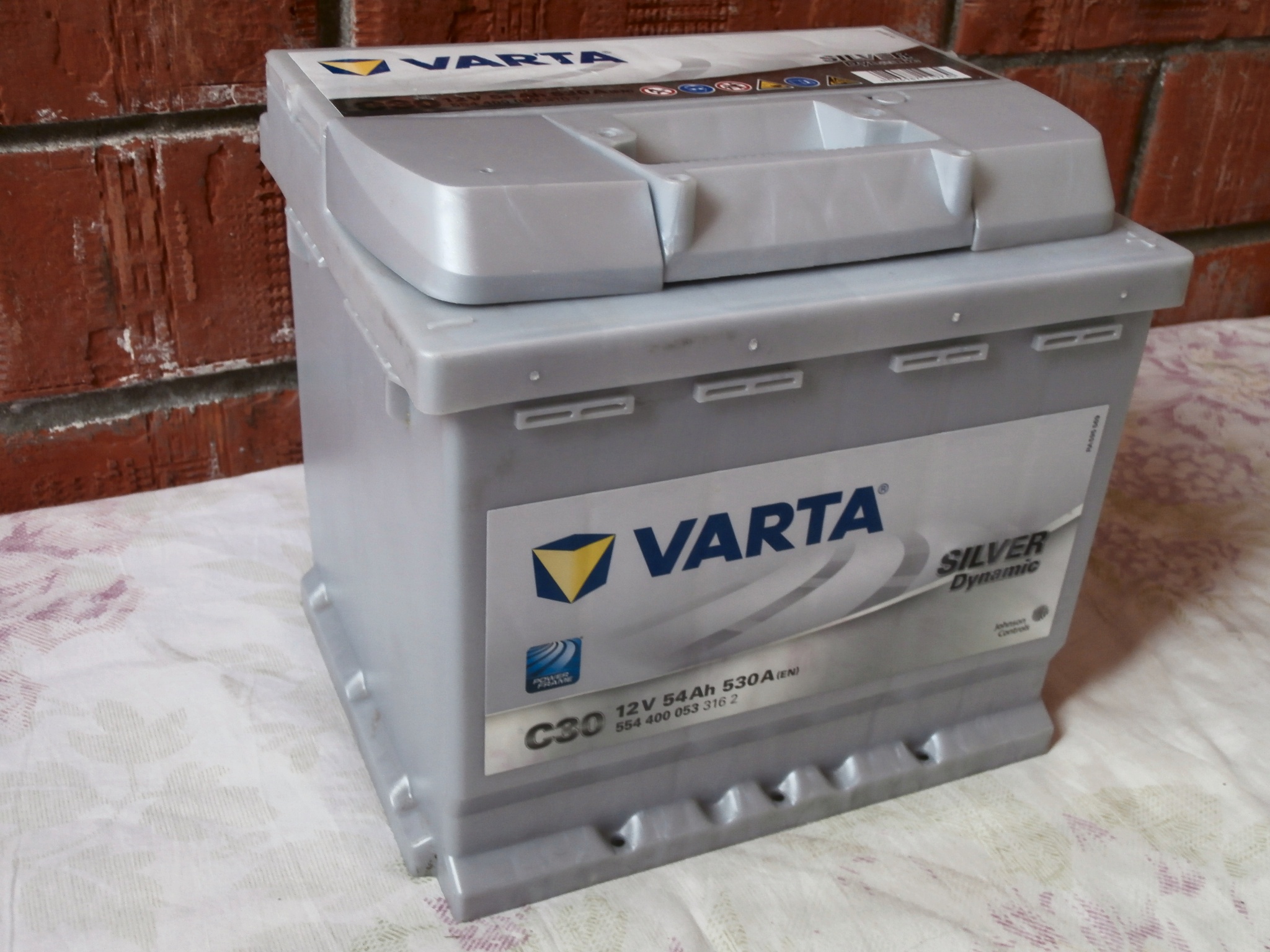 Varta C30 Silver Dynamic 554 400 053 Autobatterie 54Ah