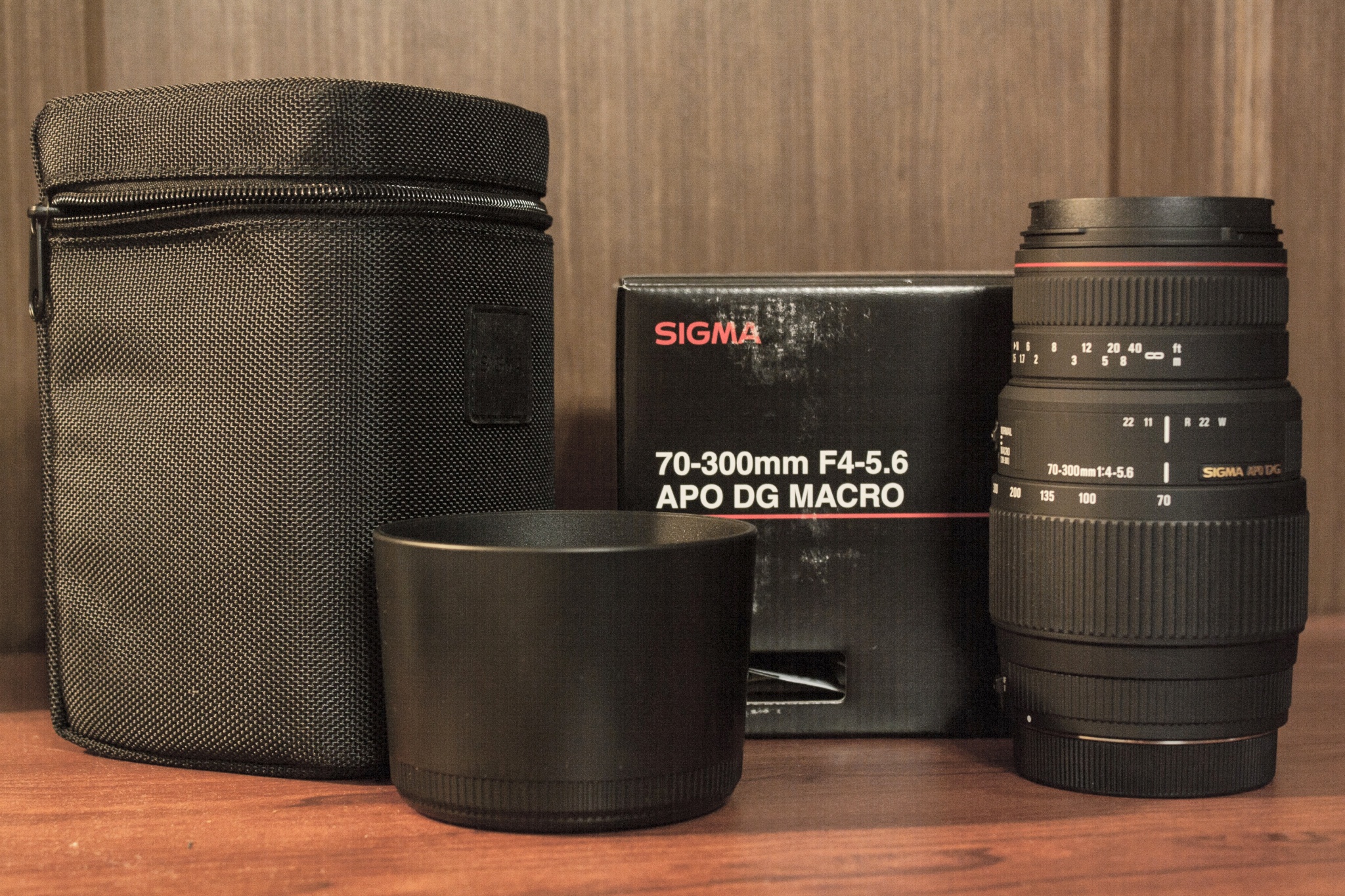 Sigma dg 70 300mm. Объектив Sigma 70-300. Sigma 70-300 Nikon apo DG. Sigma 70-300mm apo бленда.