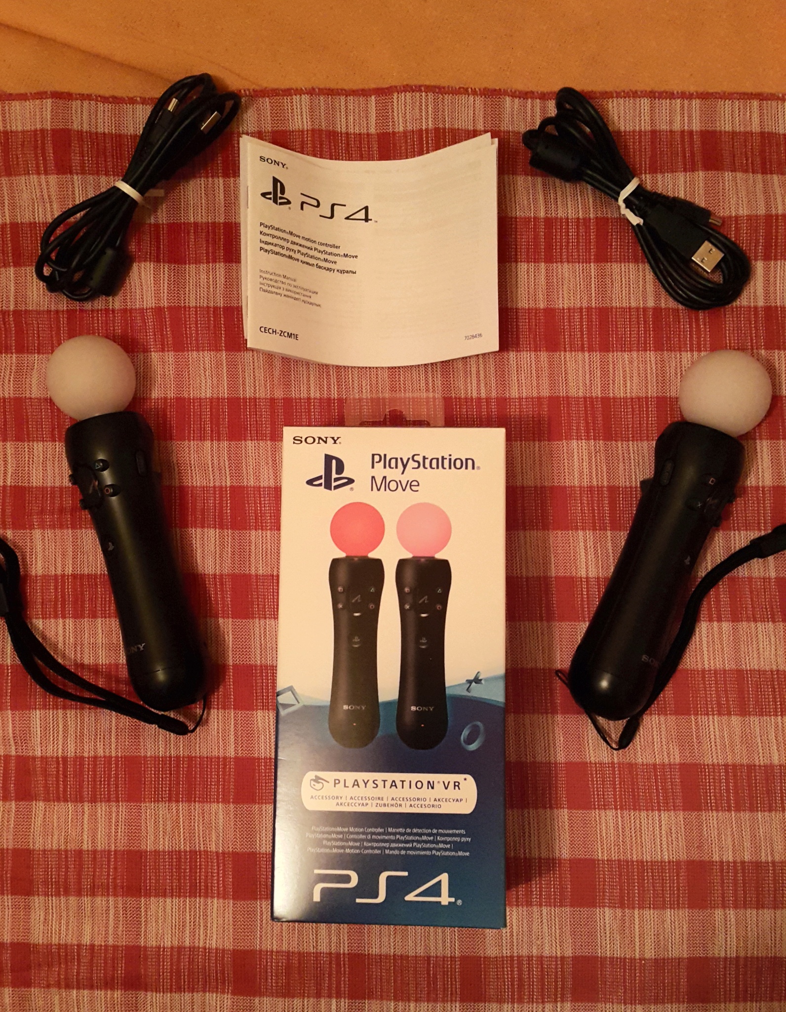 Обзор от покупателя на Комплект контроллеров PlayStation Move Twin Pack для  PS3/PS4/PS VR — интернет-магазин ОНЛАЙН ТРЕЙД.РУ