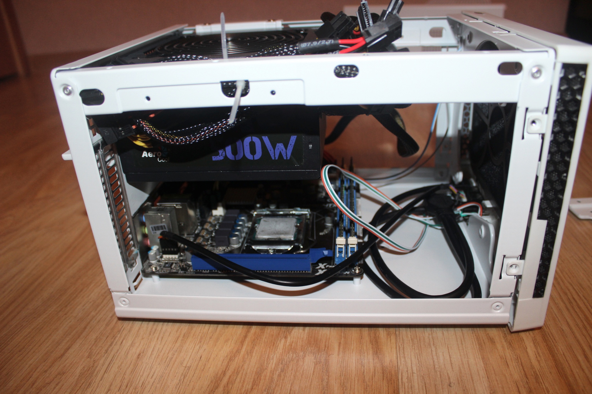 White mini itx