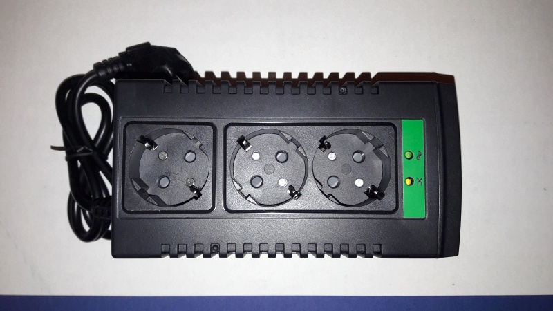 Обзор на Стабилизатор напряжения APC Line-R LS1000-RS - изображение 2