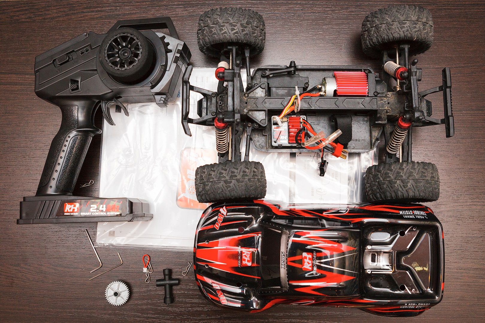 Smax upgrade. Remo Hobby rh1631 4wd. Remo Hobby SMAX 4wd. Машина на пульте управления Remo Hobby. Машина на радиоуправлении Ремо хобби.