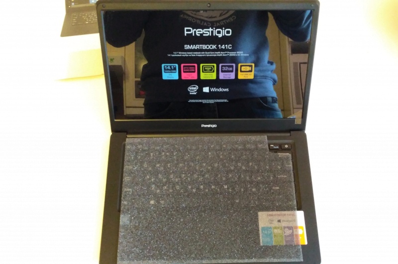 Обзор на Ноутбук Prestigio SmartBook 141C (PSB141C01BFH_BK_CIS) - изображение 12