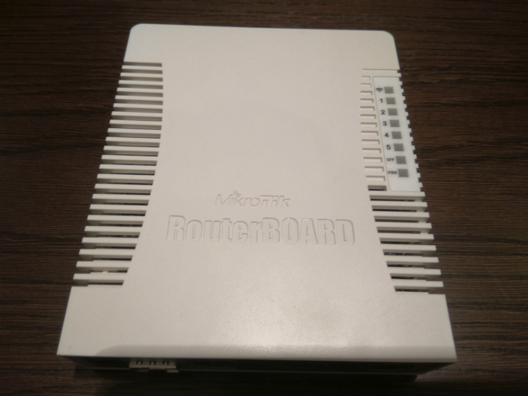 L009uigs rm. Mikrotik rb962uigs-5hact2hnt. Rb962uigs-5hact2hnt Cooler. Mikrotik rb962uigs-5hact2hnt в картинках. Mikrotik l009uigs-RM.