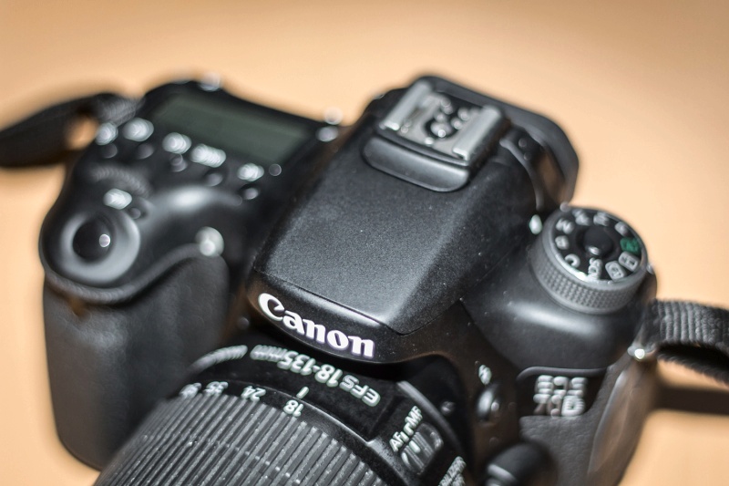 Обзор на Цифровой зеркальный фотоаппарат Canon EOS 70D Body - изображение 2