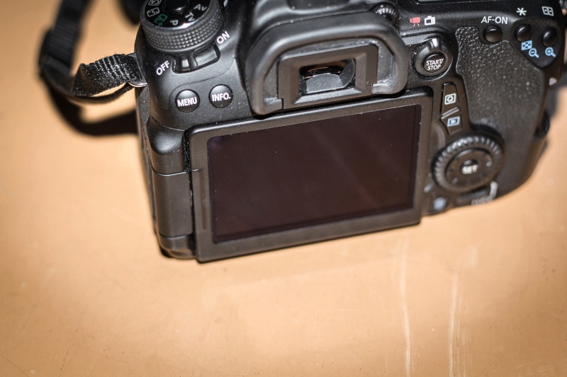 Обзор на Цифровой зеркальный фотоаппарат Canon EOS 70D Body - изображение 6