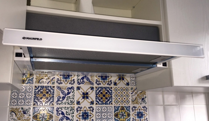 Встраиваемая вытяжка на кухню 60 см фото на кухне