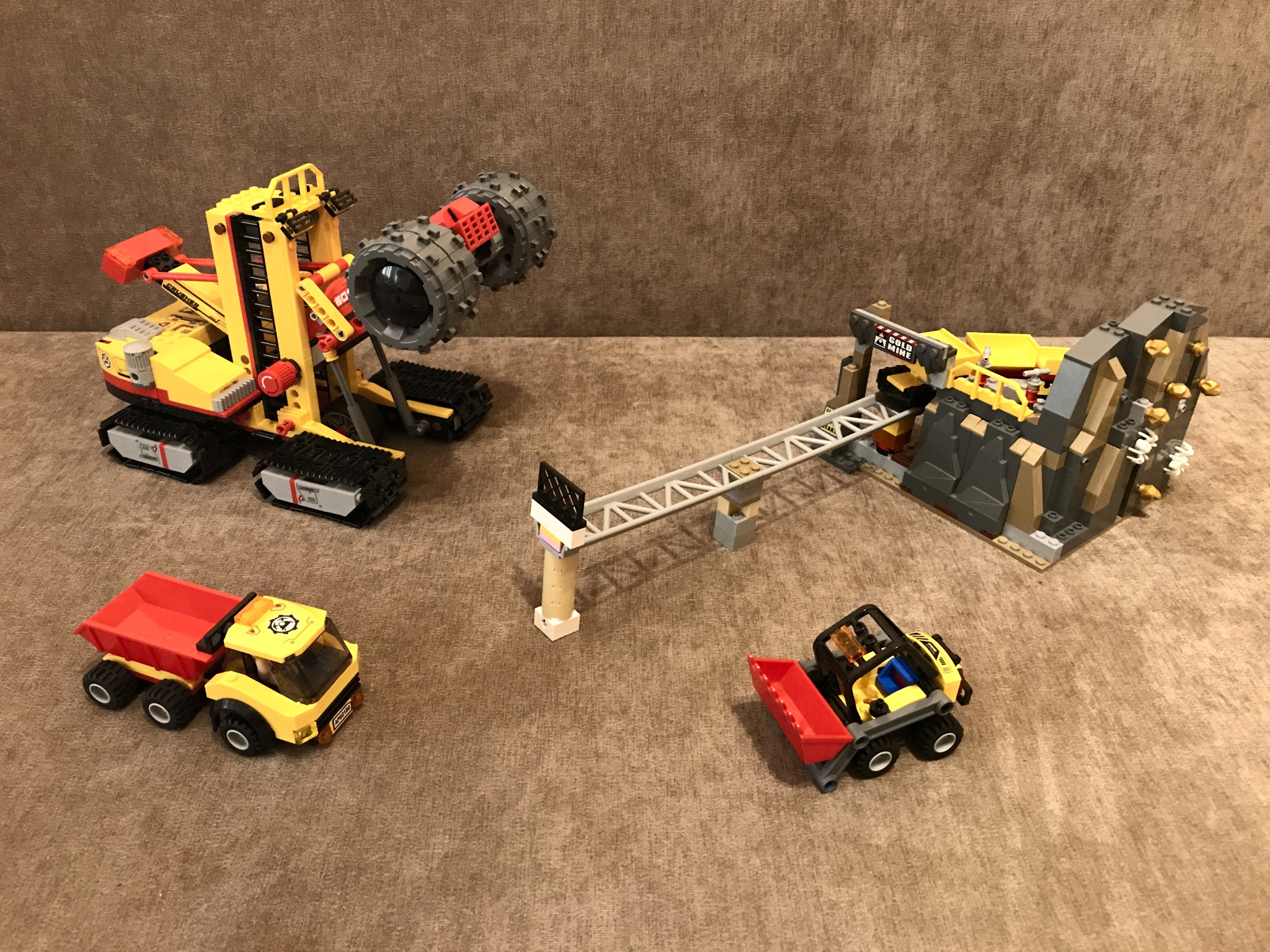 Обзор от покупателя на Конструктор LEGO® City Mining 60188 Шахта —  интернет-магазин ОНЛАЙН ТРЕЙД.РУ