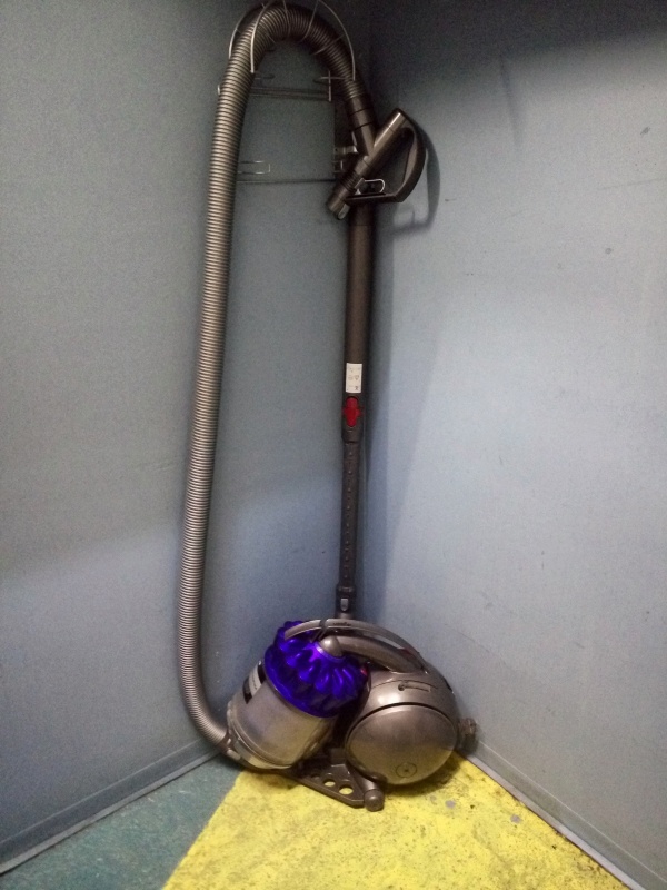 Пылесос дайсон 37. Dyson dc37 Allergy Musclehead. Пылесос Dyson dc37 Allergy Musclehead 223149-01. Dyson dc37.