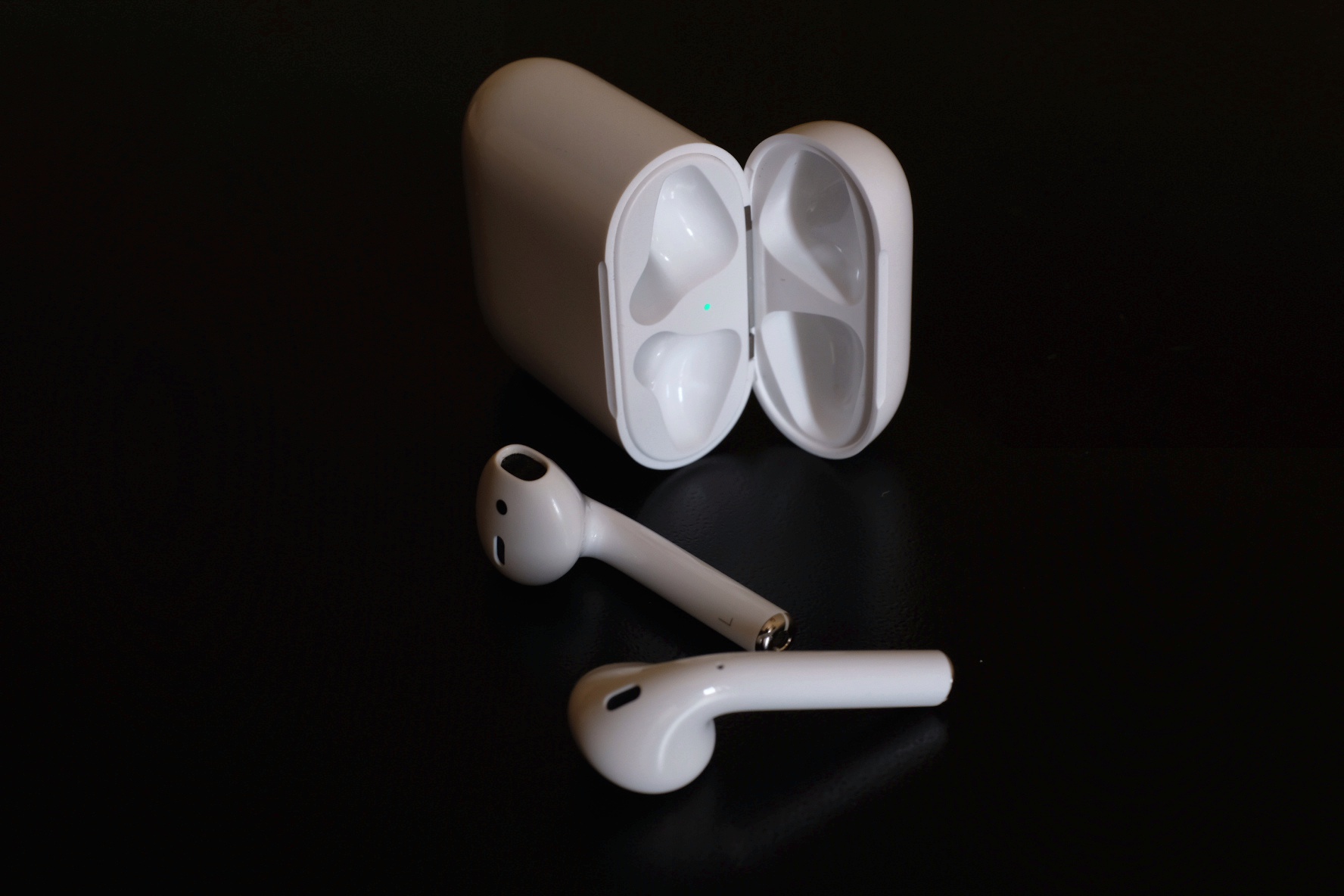 Обзор от покупателя на Наушники Apple AirPods — интернет-магазин ОНЛАЙН  ТРЕЙД.РУ