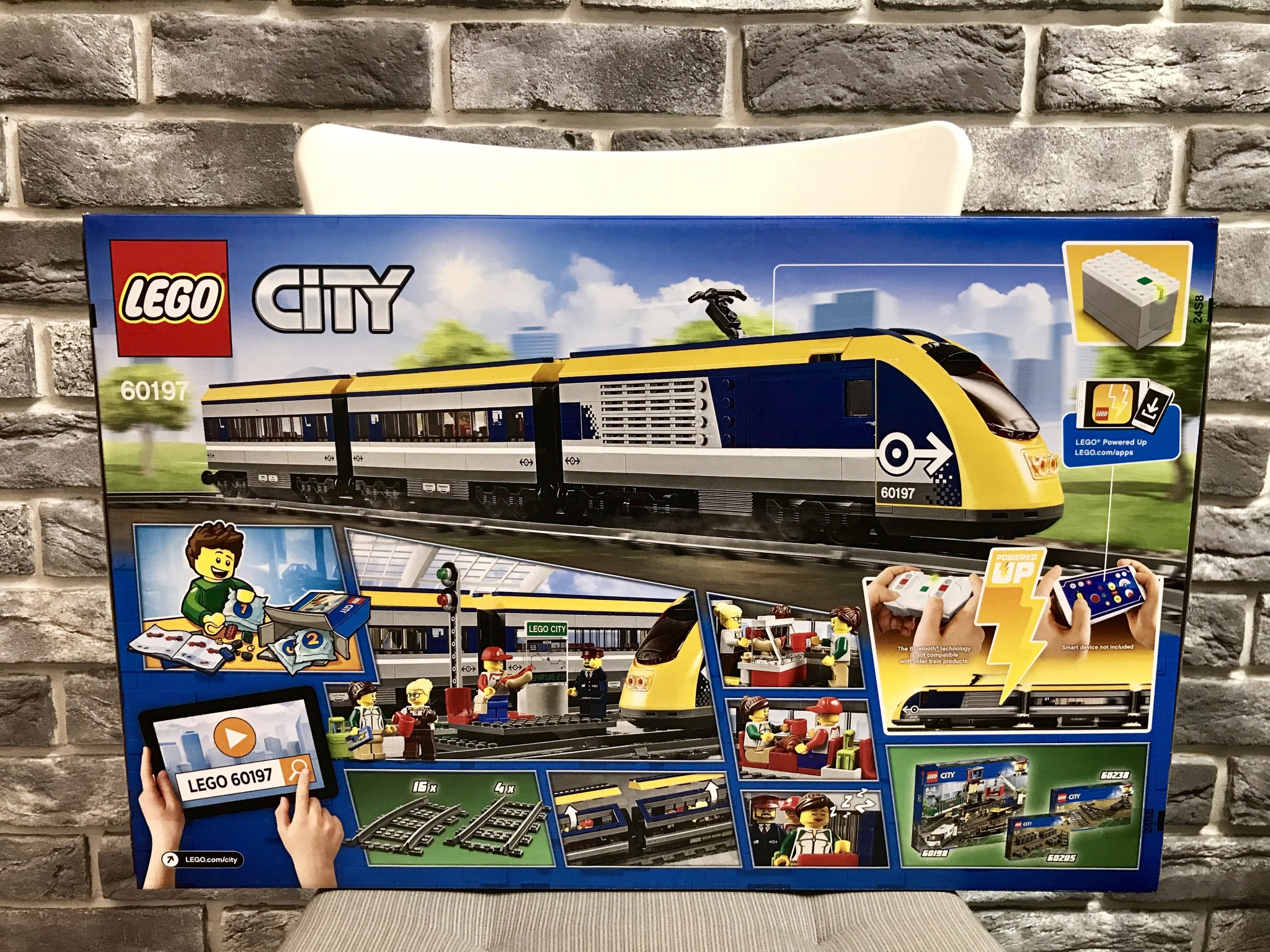 Конструктор lego city 60197 677 элементов