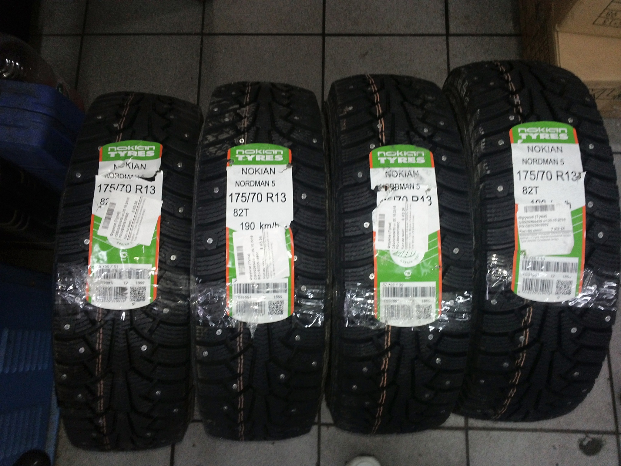 Обзор от покупателя на Шина Nokian Tyres Nordman 5 175/70 R13 82T, зимняя,  шип — интернет-магазин ОНЛАЙН ТРЕЙД.РУ