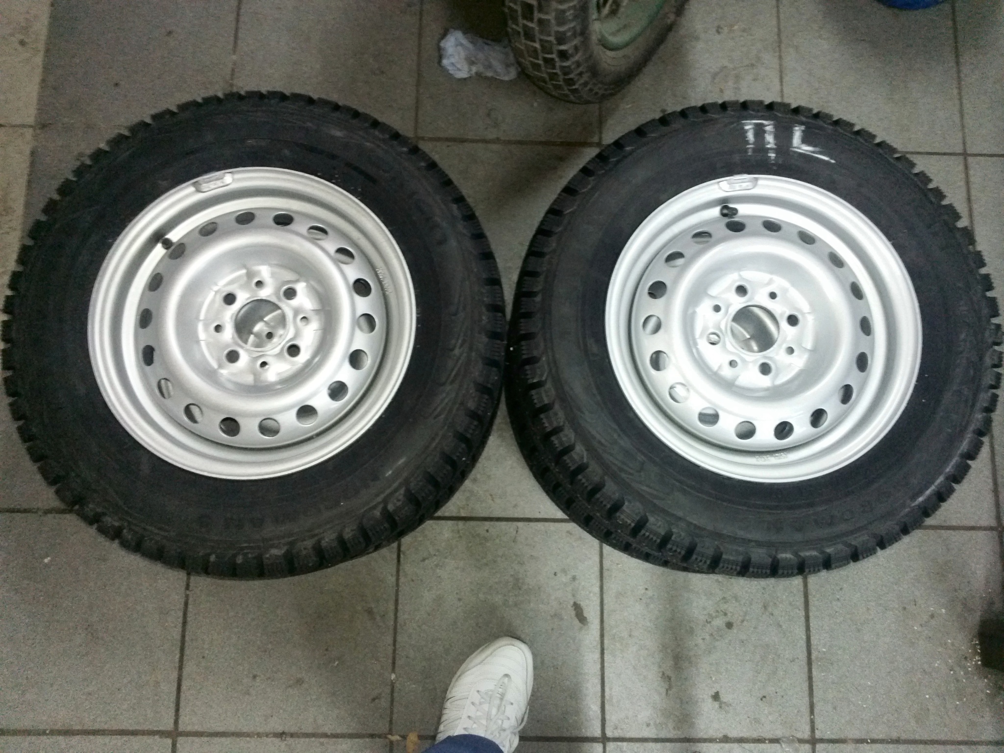 Колеса 175 70 r13. Nokian Tyres 175/70 r13. 175/70 R13 5,5j. 175/70 R13 на ниву. 175/70/13 Эвергрин 5.