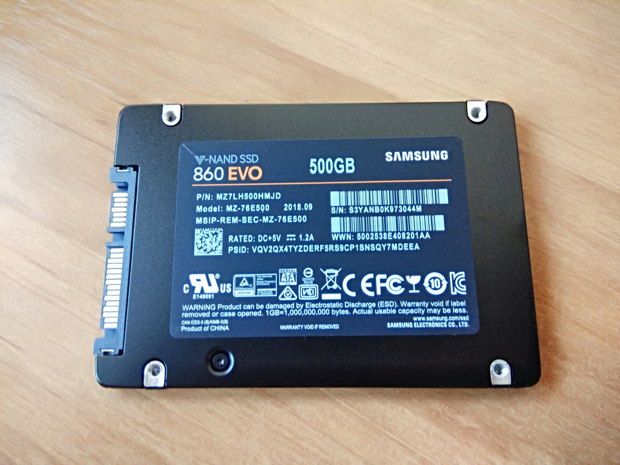 Накопителей samsung 860 evo. SSD 860 EVO 500gb. SSD Samsung 860 EVO. Samsung MZ-76e500bw. Samsung 860 EVO 500 ГБ SATA MZ-76e500bw.