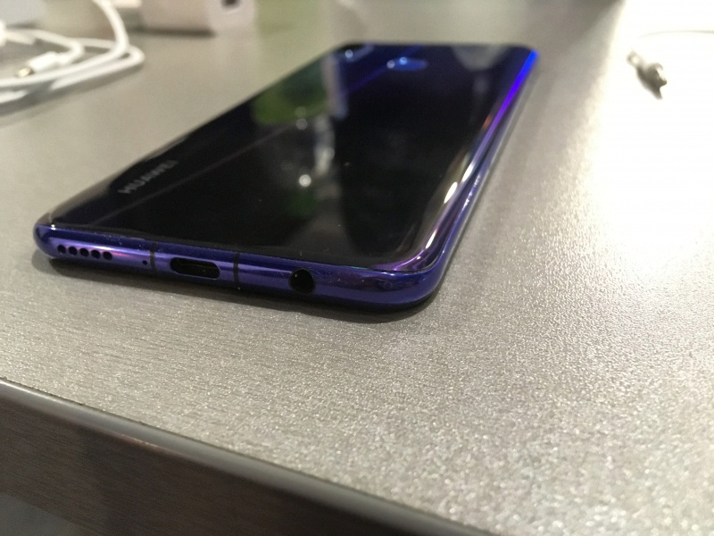 Обзор на Смартфон Huawei Nova 3 4/128GB, Purple - изображение 4