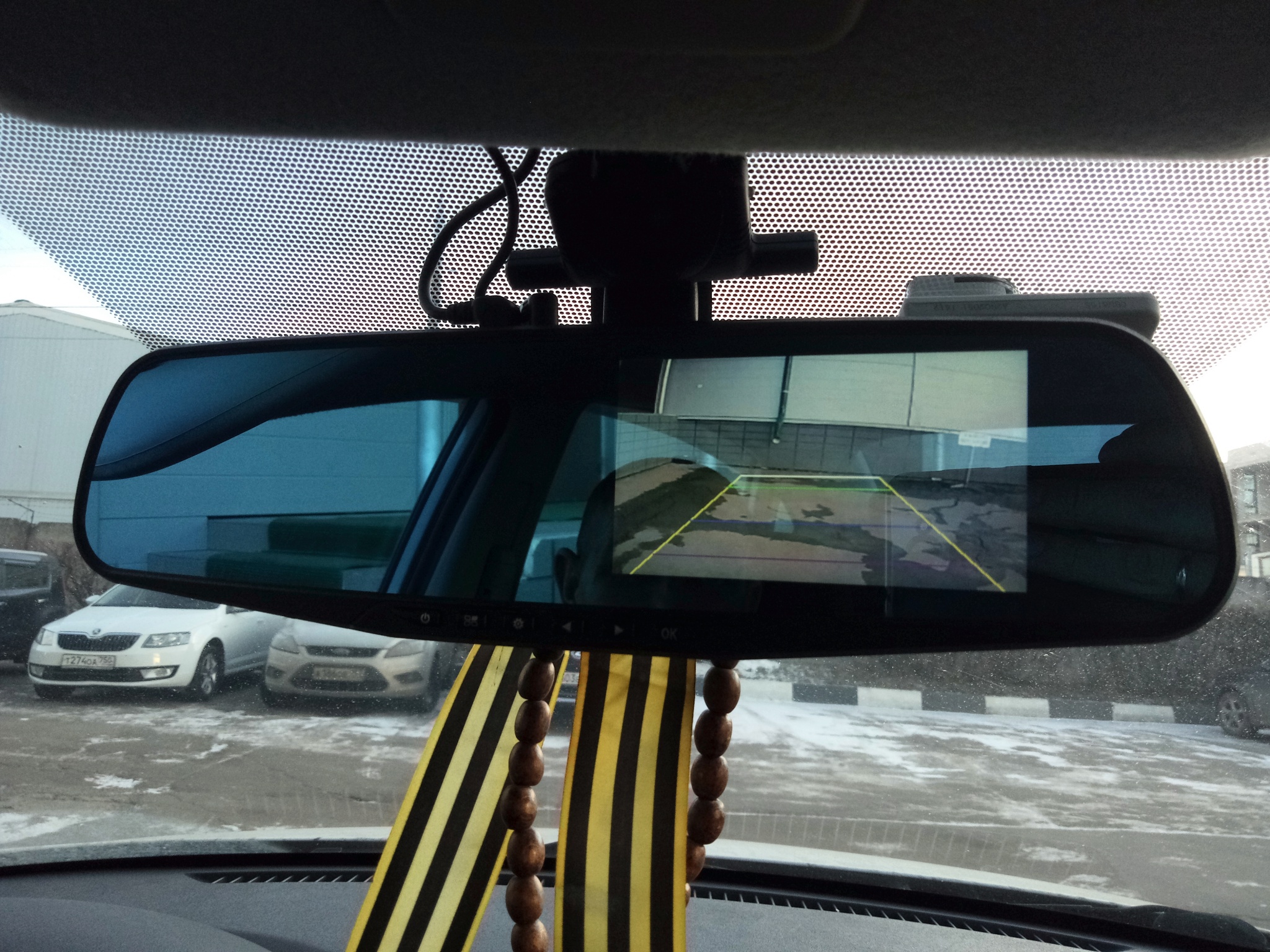 Roadgid t4 grand видеорегистратор с камерой заднего вида и ассистентом парковки