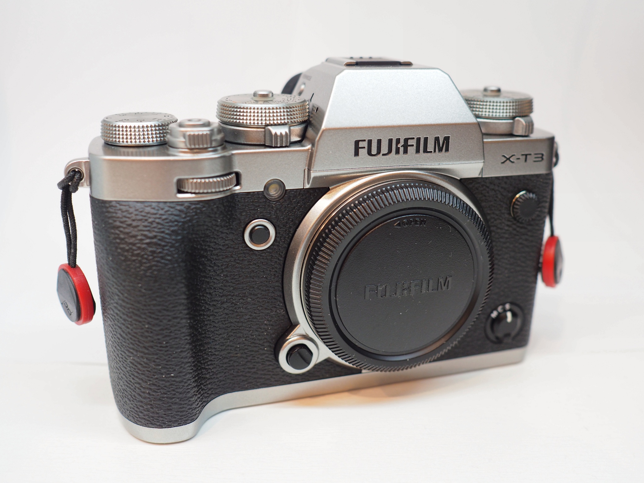 Обзор от покупателя на Цифровой фотоаппарат FujiFilm X-T3 Body Silver +  VG-XT3 — интернет-магазин ОНЛАЙН ТРЕЙД.РУ