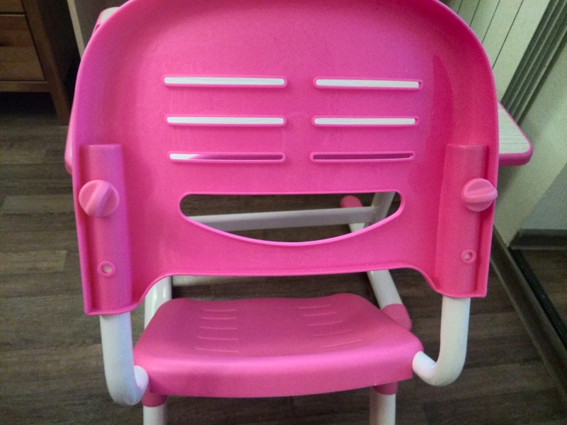 Обзор на Детская парта растишка и стул FunDesk Piccolino II (Цвет столешницы:Розовый, Цвет металлокаркаса:Белый) - изображение 4