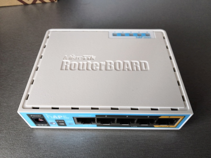 Mikrotik rbd52g-5hacd2hnd-tc. Mikrotik rb952ui-5ac2nd. Mikrotik rb952ui-5ac2nd. Маршрутизатор mikrotik rb952ui. Роутер mikrotik rb952ui-5ac2nd.