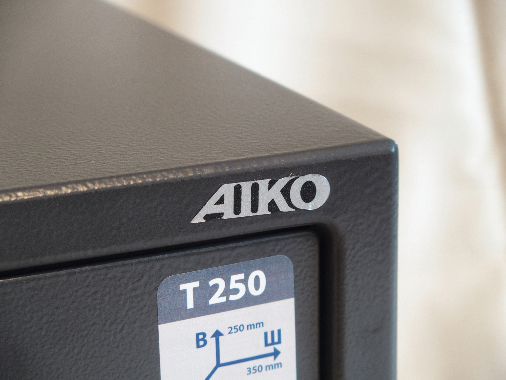 Обзор от покупателя на Сейф мебельный AIKO T-250 EL — интернет-магазин ...