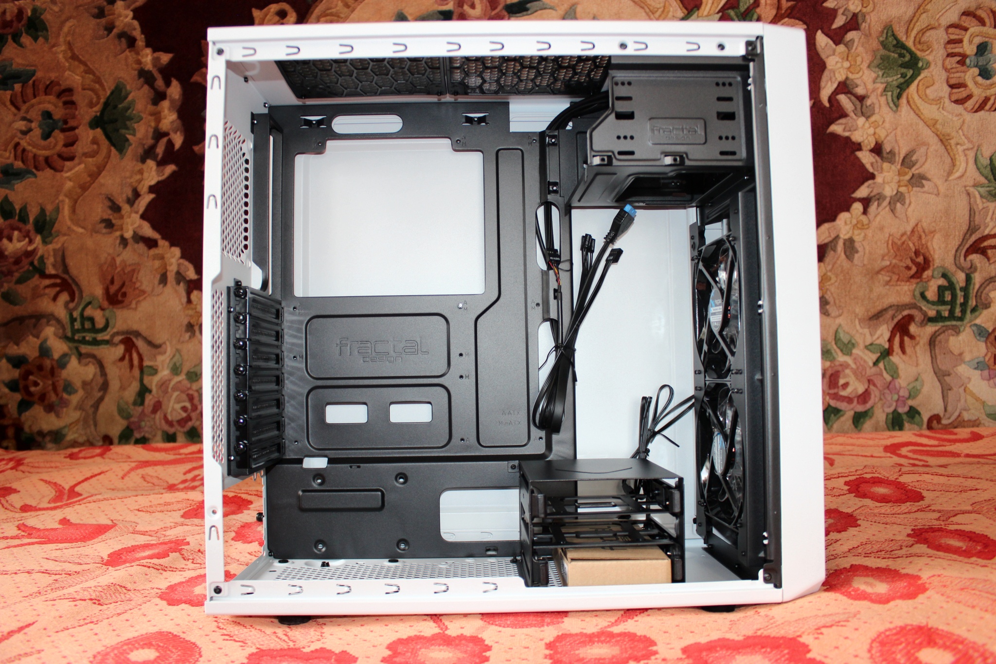 Компьютерный корпус fractal design focus g white обзор