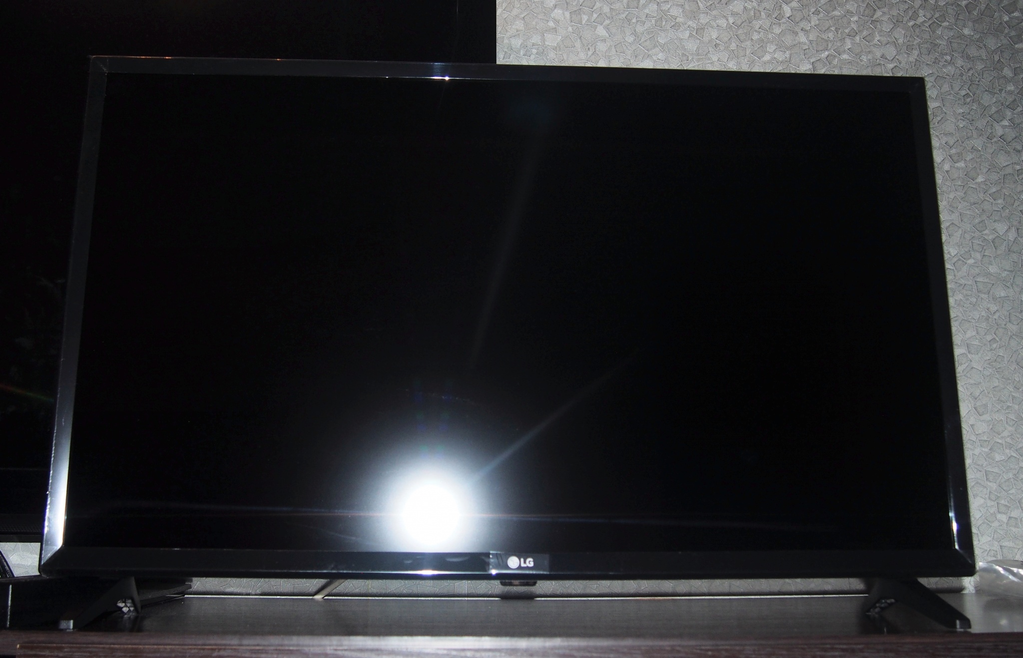 Телевизор lg 108 см. 43lj510v-ZD. Пульт телевизор LG 32lj510. 32 Дюйма в см телевизор.