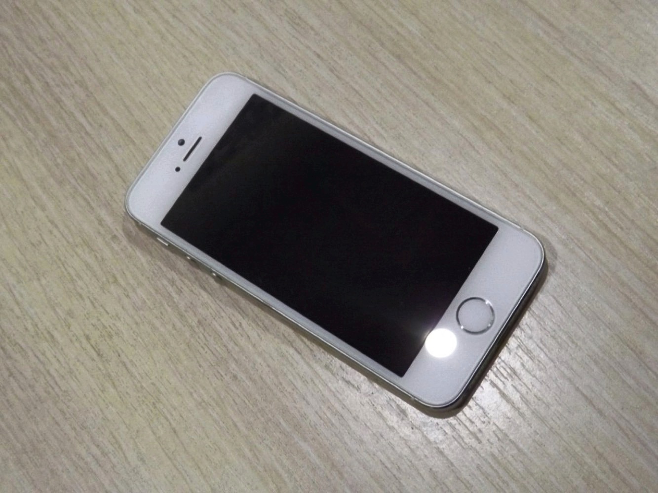 16gb silver. Iphone 5s 16gb Silver (me433ru/a) Demo. Iphone 5s Silver в руках.