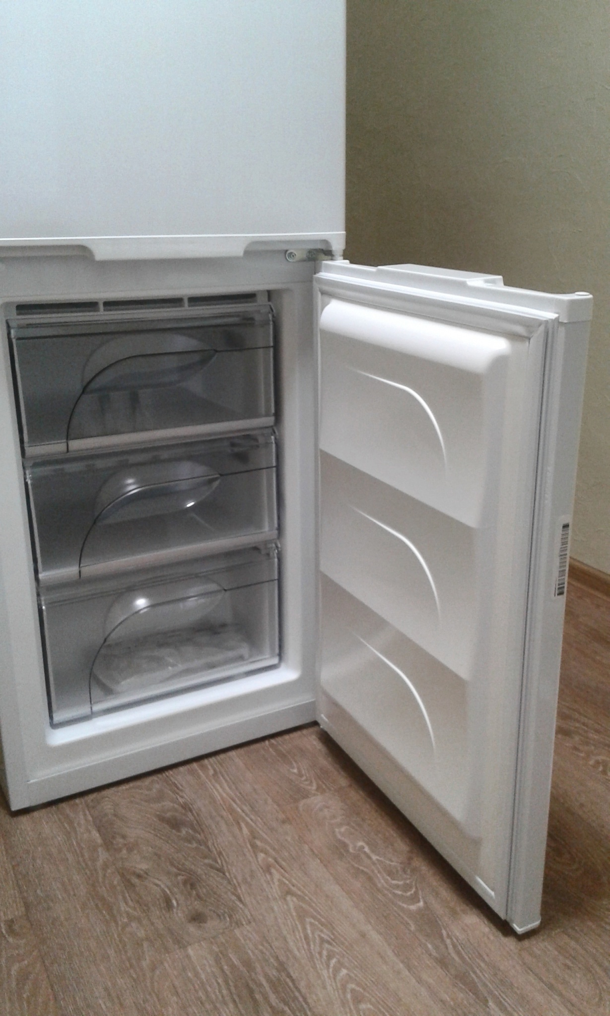 Полка на дверь холодильника атлант нижняя