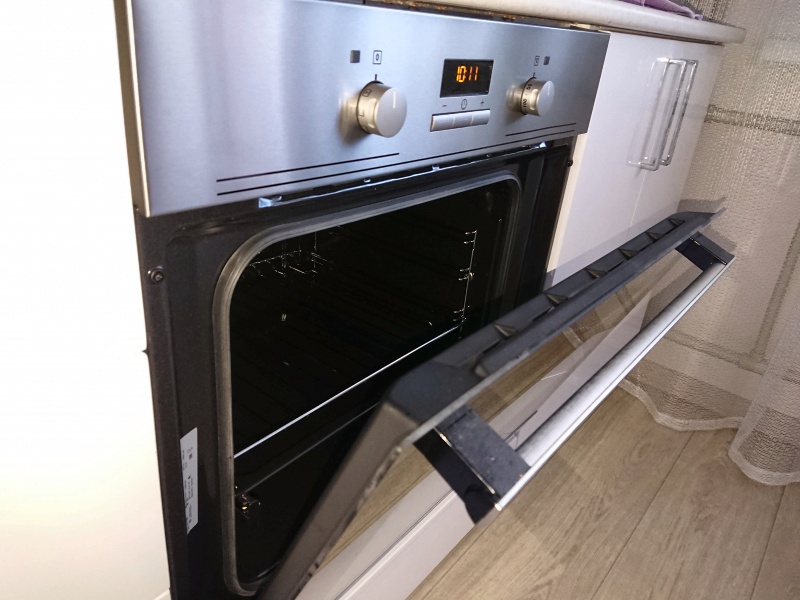 Электрический духовой шкаф electrolux ezb 52430 ax серебристый