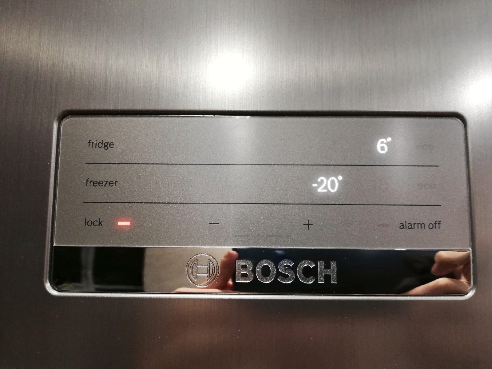 На холодильнике alarm off горит красным. Bosch kgn39vl21r. Холодильник Bosch с дисплеем. Холодильник Bosch VITAFRESH задняя стенка. Холодильник бош дисплей Lock.